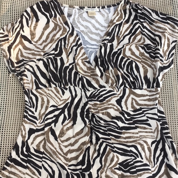 Tops - Short sleeve-v neck top